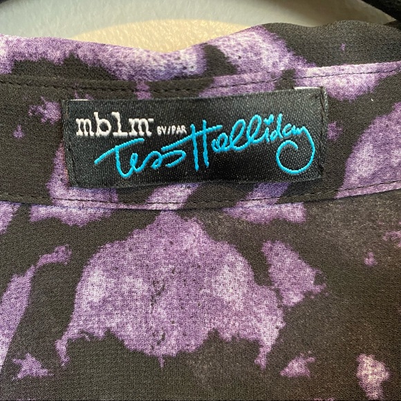 MBLM by Tess Holliday Plus Size Artsy Printed Button Down Longline Tunic - Picture 2 of 6